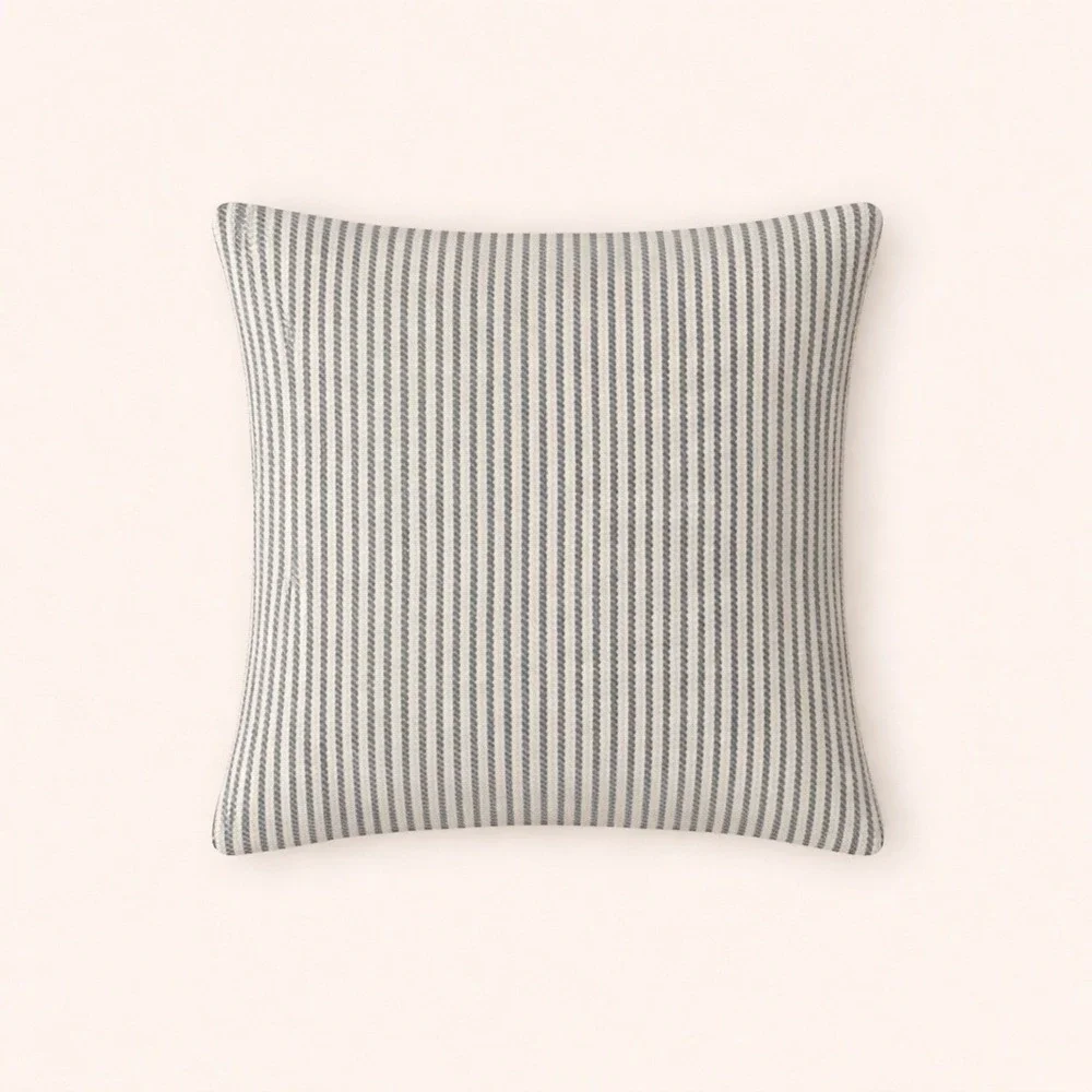 Frette Giglio Woven Euro Pillowcase 26x26 Ivory /‎ Navy Blue NWT
